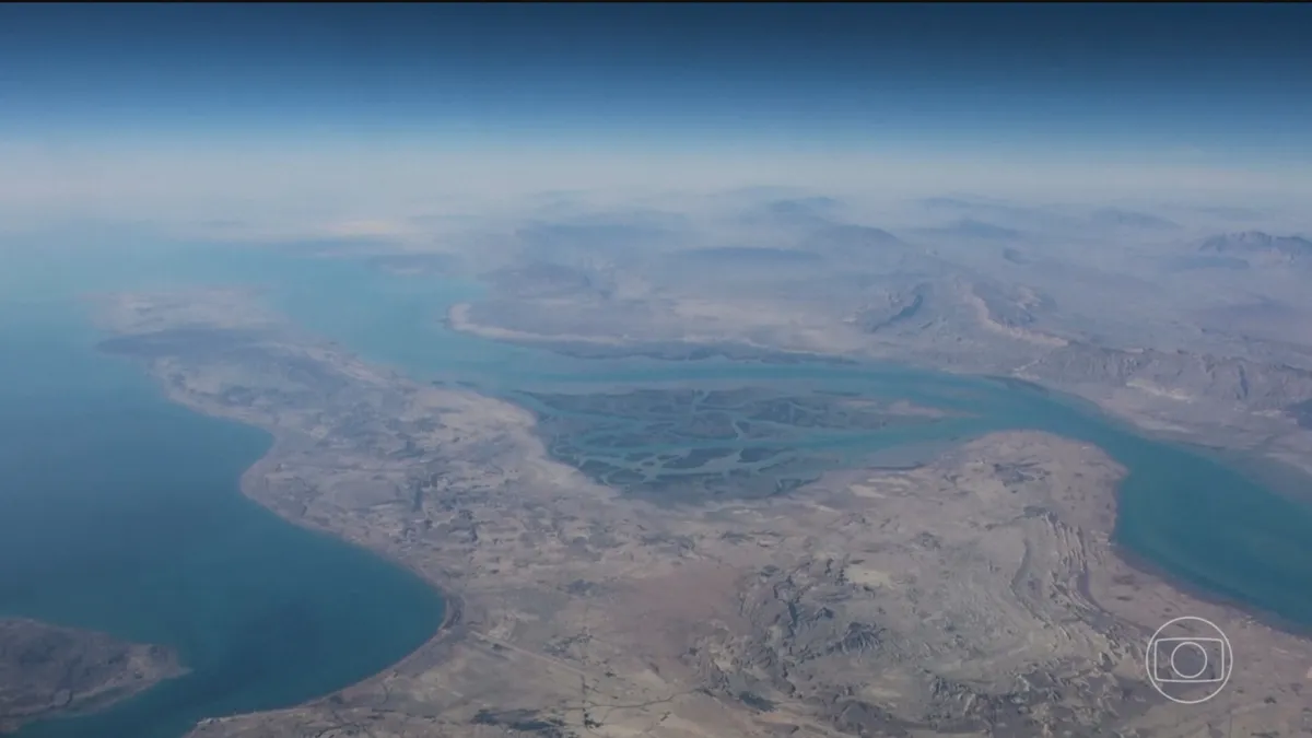 Israel diz que matou responsável por fechar Estreito de Ormuz; ataque deixa 2 mortos em Abu Dhabi